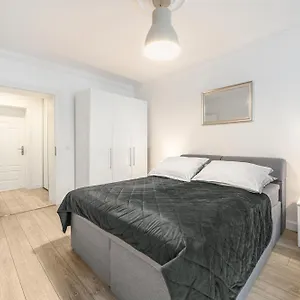The Lachmann Vh, 2br One Living Up To 7 People , Berlijn Duitsland
