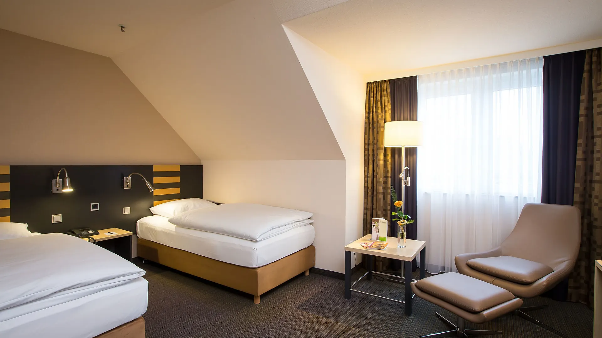 ****  Lindner Hotel Frankfurt Hochst, Part Of Jdv By Hyatt Frankfurt nad Menem Niemcy